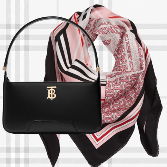 Burberry Handbags - 🔴SOLD🔴 BURBERRY Show it Off Bundle